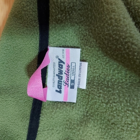 🍄3/50$🍄 Fort McMurray Alberta Full Zip Fleece Jacket Size Small - Picture 8 of 9